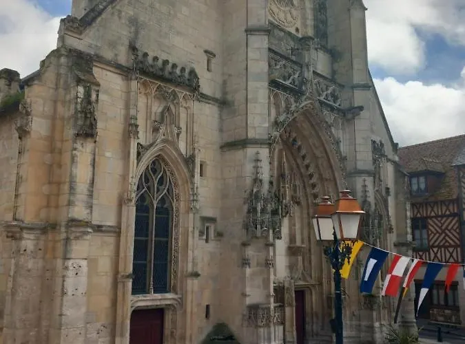 Le Leon شقة أونفلور